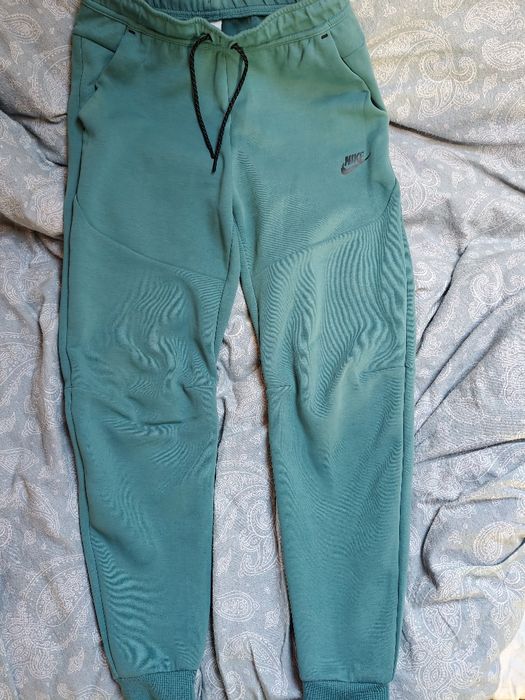 Tech Flecce Nike neon