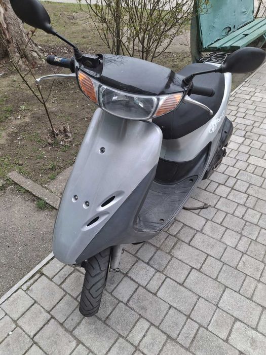 Хонда діо 35 в хорошем состоянии . Заводится со стартера и лапки.