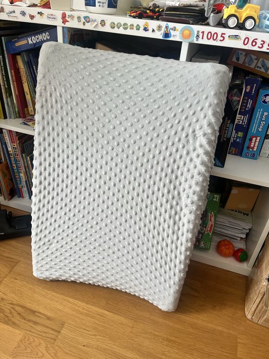 Сповивальний матрац та простирадло