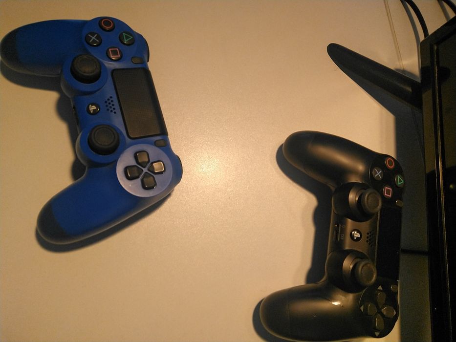 PlayStation 4- 500 GB. Como nova