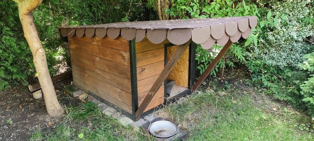 Duża ocieplona buda dla psa