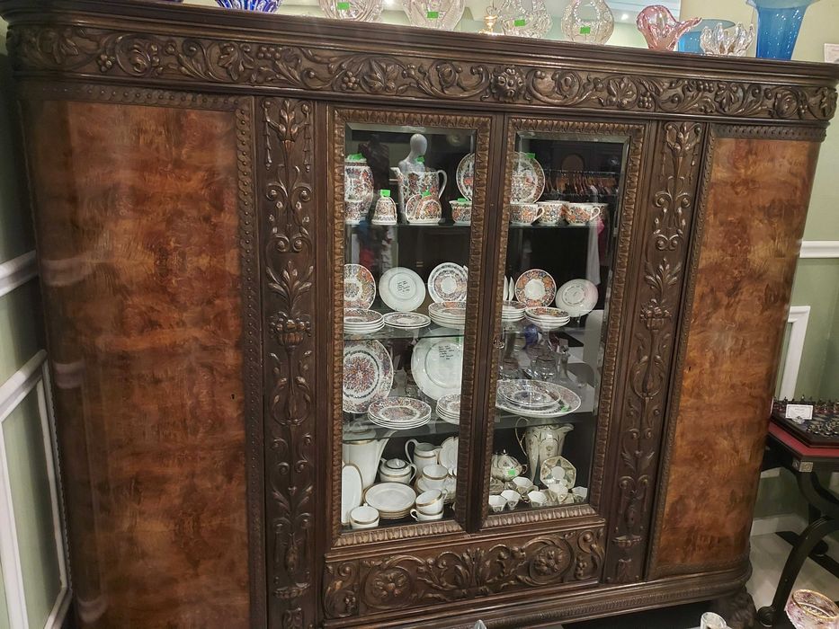 Szafa i biurko z 1931 roku