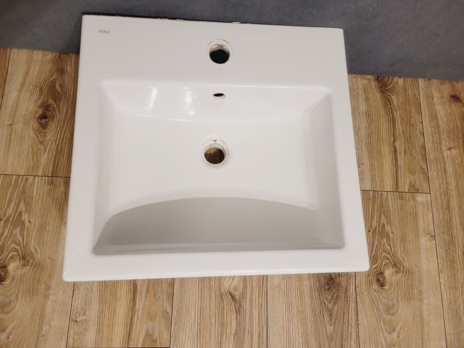 Umywalka nablatowa kwadratowa