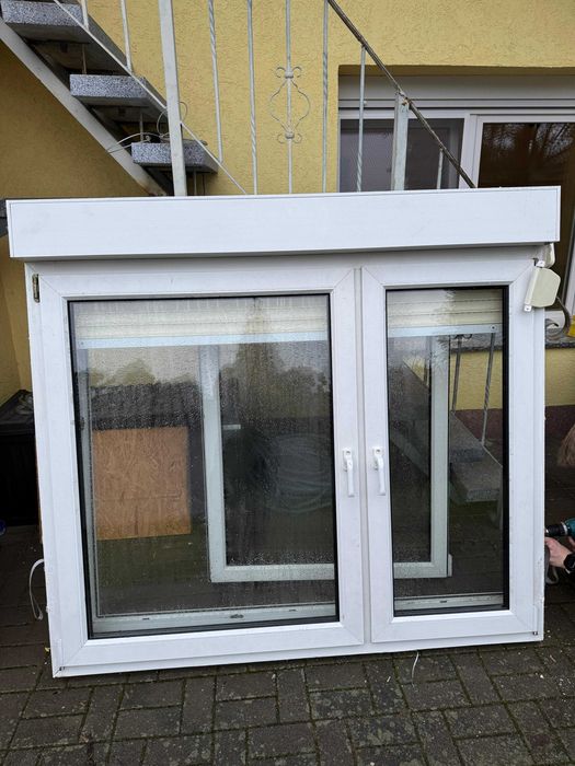 Okno używane z roletą nadstawną  szer.166 cm x wys.151 cm