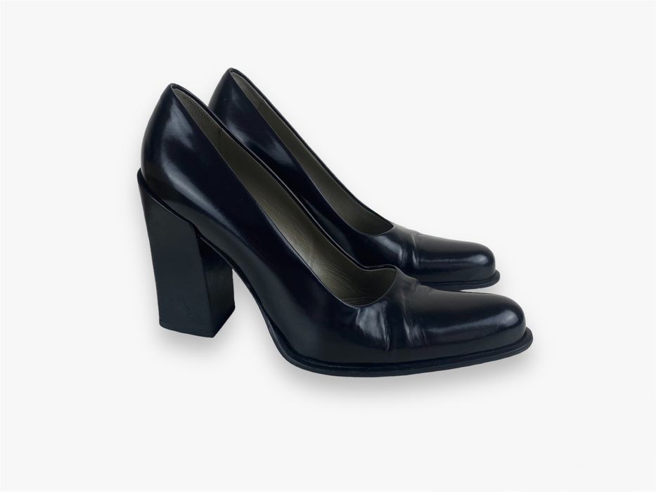 Жіночі туфлі Prada