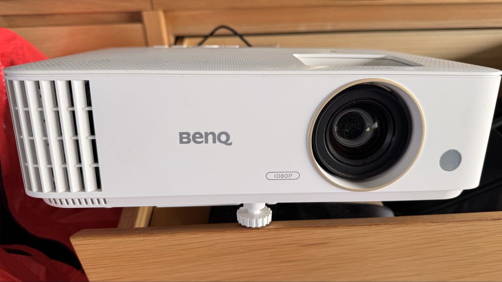 ÓTIMO Projector BENQ TH685 HDR- Gaming, Sports & Movies