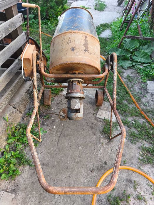 Продам бетонозмішувач (бетономешалка)