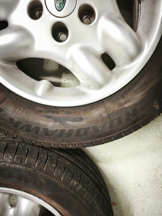 Vendo 4 jantes originais Land Rover 16” com pneus Firestone Roadhawk 215/68 R16 98H