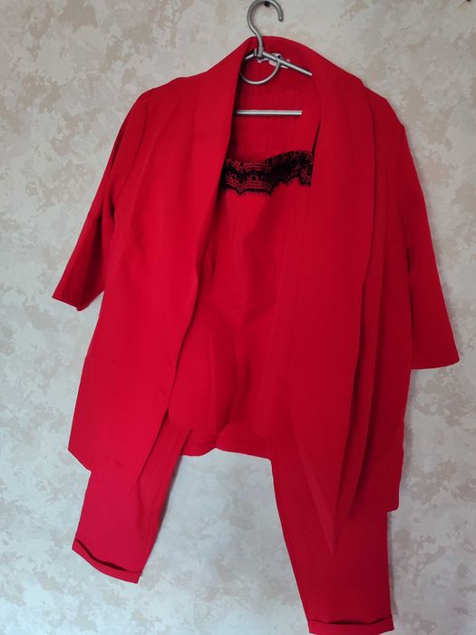 Костюм класичний жіночий