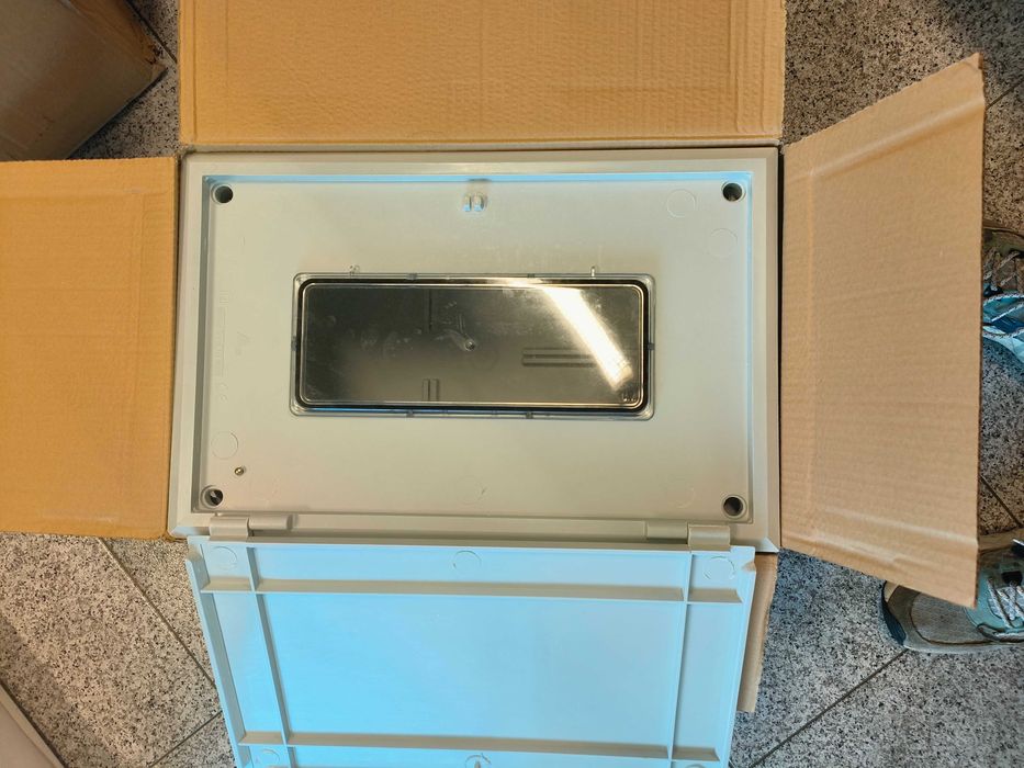 Caixa contador trifásico c/ porta