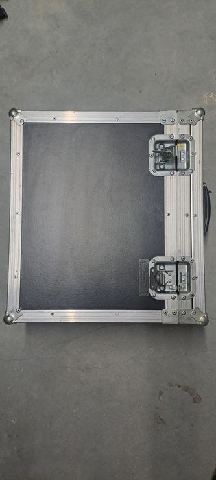 Vendo case técnica