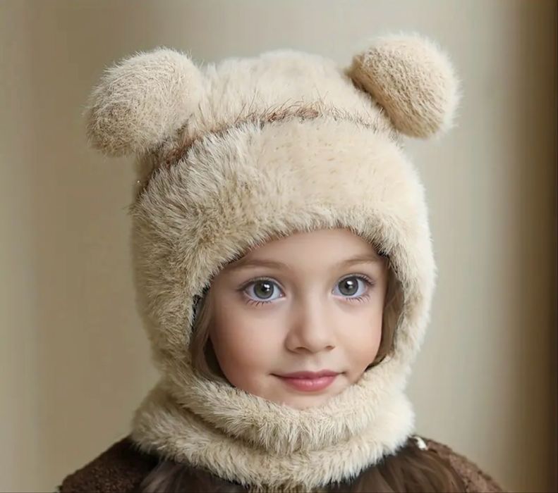 Шапка тепла зимова на дівчинку