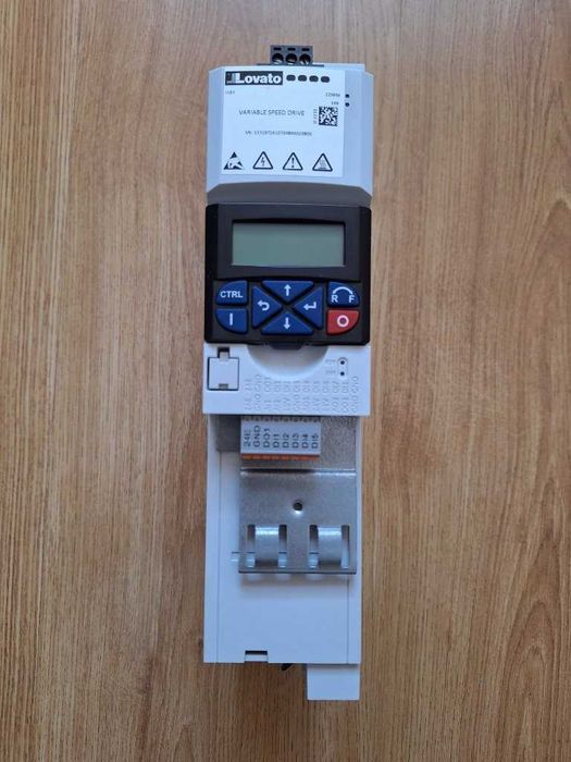 Przemiennik częstotliwości (falownik) dla silnika 3f 400VAC