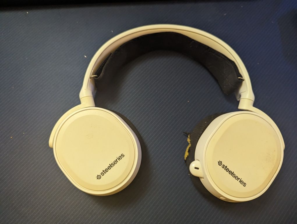 Наушники SteelSeries Arctis 3 (2019) White: 520 грн. - Наушники Киев на Olx