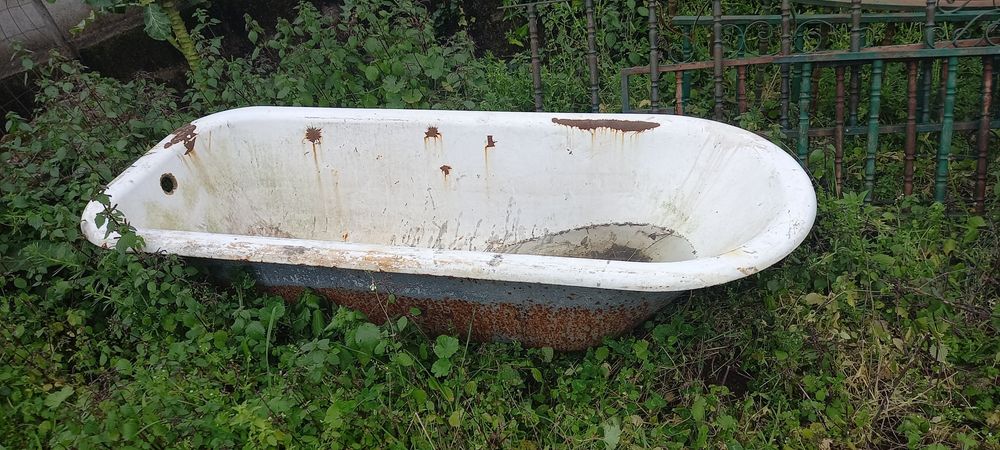 Banheira antiga de ferro com pés Figueiró Dos Vinhos E Bairradas • OLX.pt