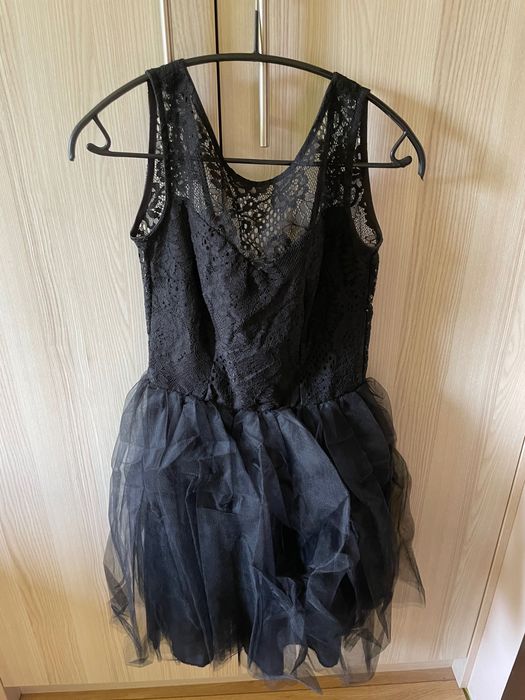 Czarna tiulowa sukienka