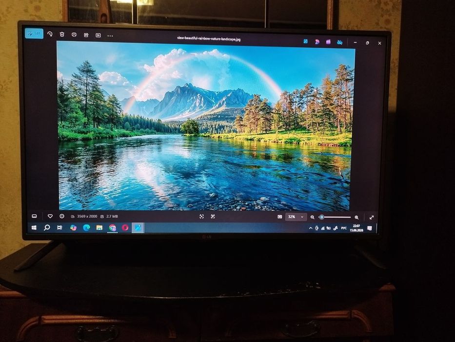 Телевизор LG 42 дюйма