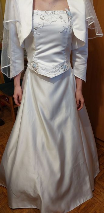 Sukienka ślubna biała