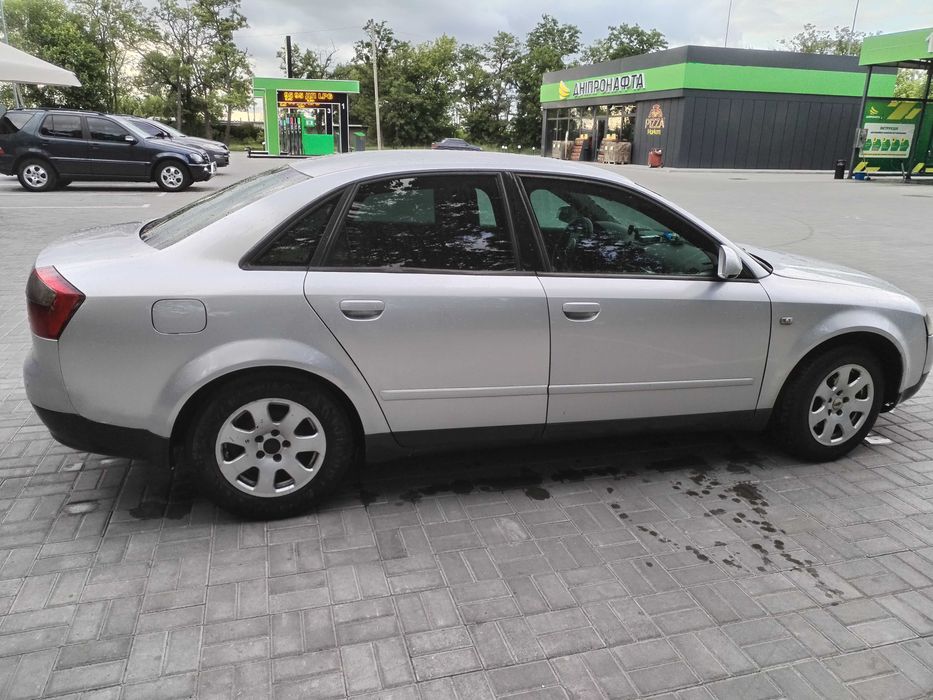 Автомобіль Ауді  а4