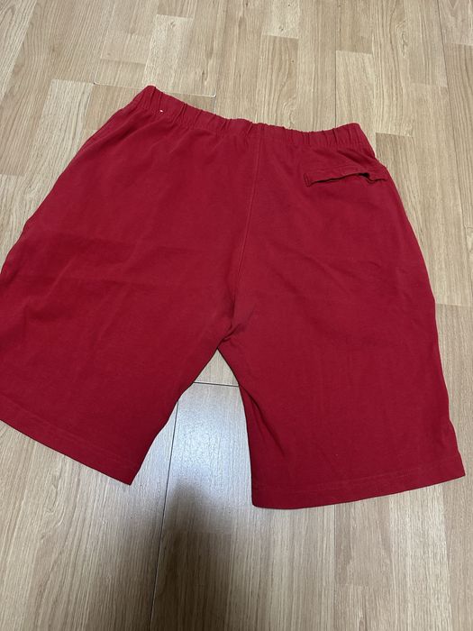 Czerwone Szorty Nike L