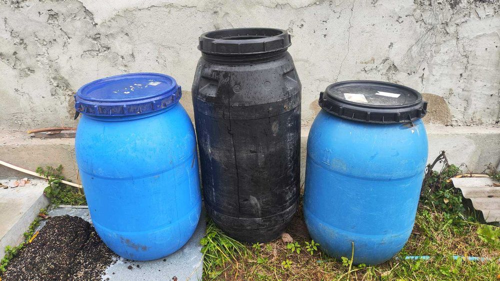 Пластикові бочки