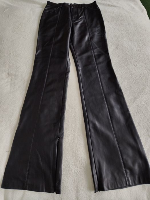 Штани екошкіра кльош від бренд ZARA.