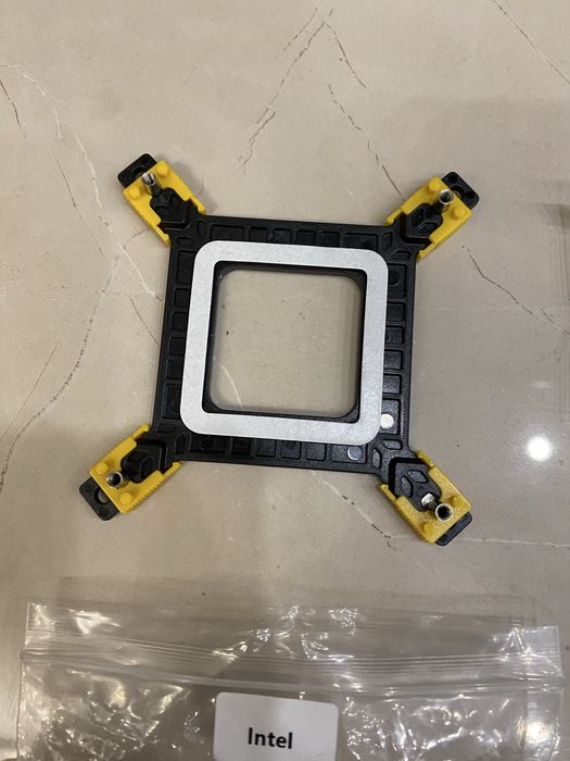 Універсальний бекплейт на материнську плату AMD або Intel