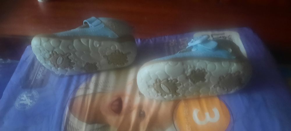 Продам дитяче літнє взуття