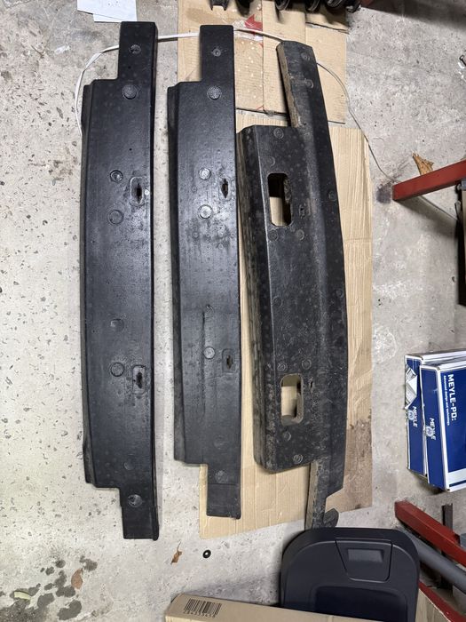 Абсорбер переднього заднього бампера пінопласт Dodge Journey Se