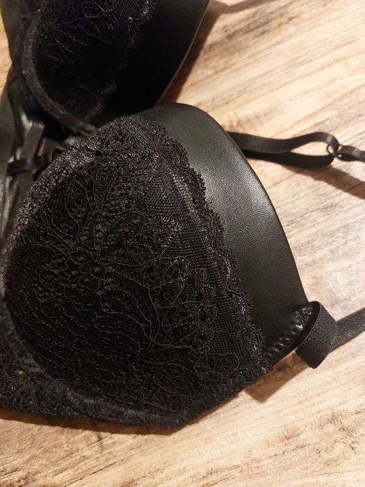 Biustonosz czarny ZEEMAN 90C