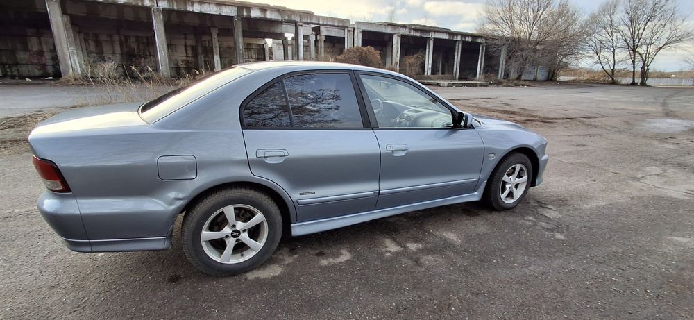 Mitsubishi Galant 8 – стильна “Акула”, яка не старіє газ/бензин 2.0