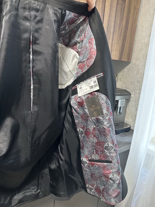 Продам мужской класический костюм! В идеальном состоянии!