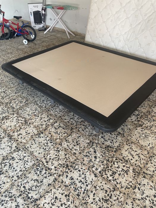 Sommier 160x200 em bom estado