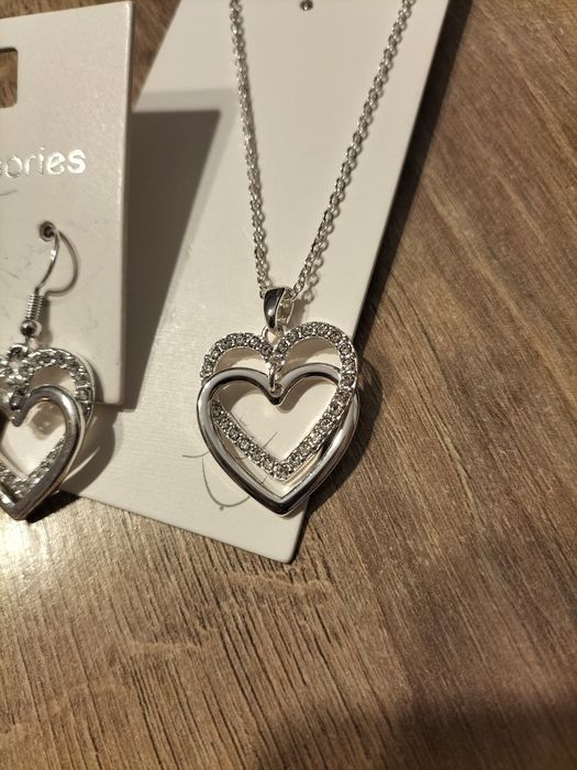 Łańcuszek i kolczyki serduszka