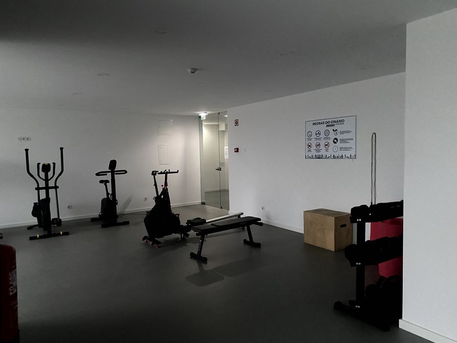 Espinho - Arrenda T1 - Condominio Fechado com jardim piscina e ginásio - Novo