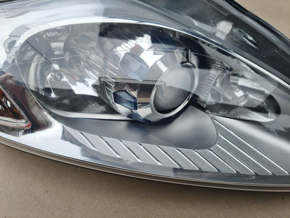 Lampa Przednia Prawa Bi Xenon  Ford Mondeo mk4 Lift