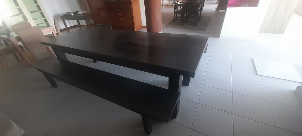 Vendo mesa em castanho velho
