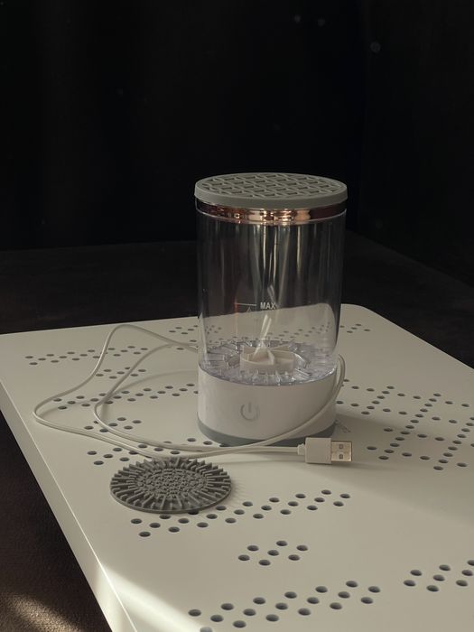 Гаджет дли миття пензлів для макіяжа