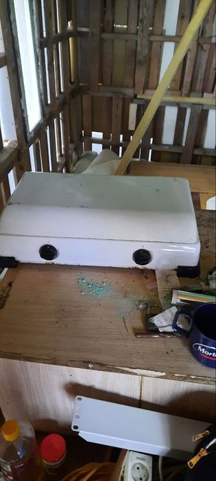 Sprzedam sprawna kuchenkę z reduktorem i przewodem do butli