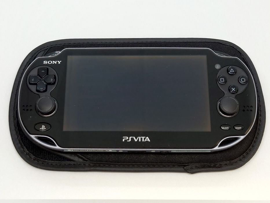 PS Vita OLED 64 gb з іграми в гарному стані + чохол