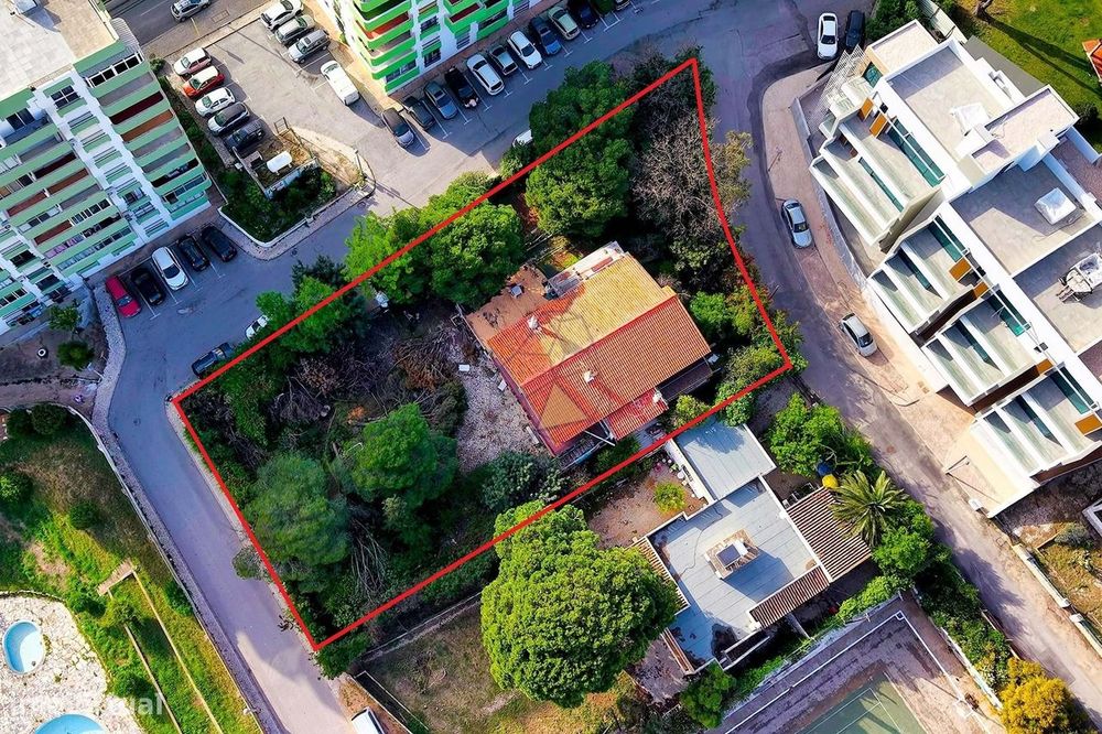 Terreno para Construção de 46 Apartamentos em Quarteira