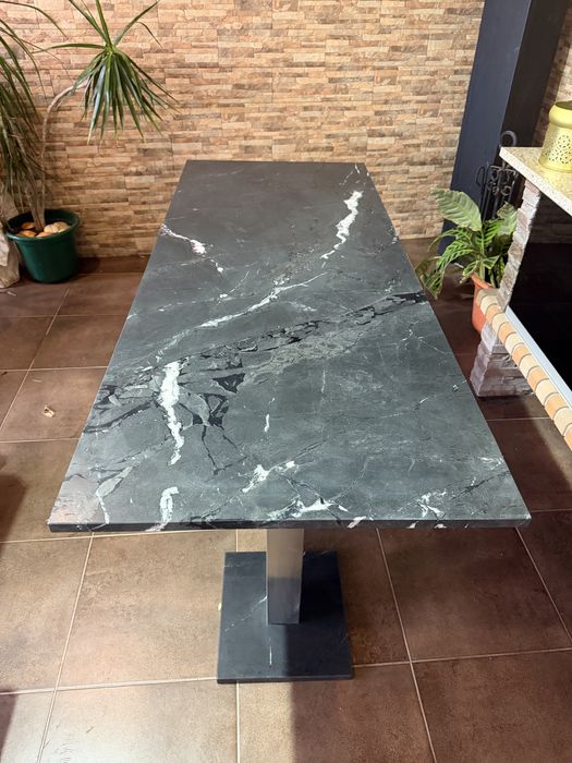 Secretária em Mármore