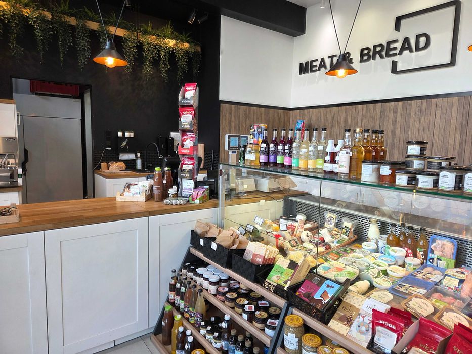 Odstąpię działający sklep z wyposażeniem