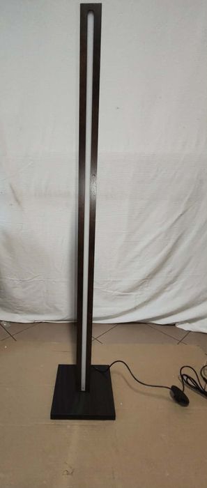 Lampa podłogowa led