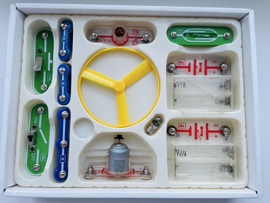 Конструктор Знавець перші кроки в електрониці 15 схем