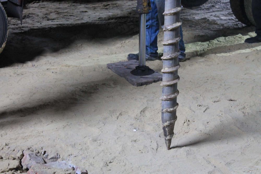 Винтовые сваи (гвинтові палі) для дома, терасы, забора, навеса