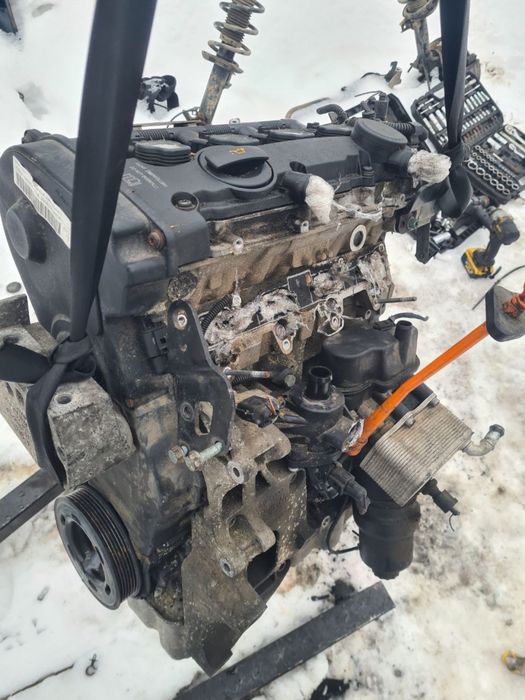 Двигун Мотор Двигатель BLX VW Audi A3 8P Skoda Golf 5 Passat B6 2.0 B