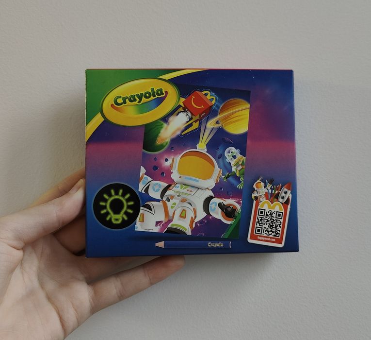 Brinquedo Happy Meal McDonald’s x Crayola | Glow-in-the-Dark Poster