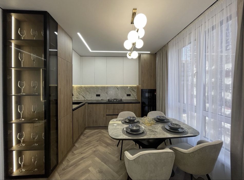 Продаж 3-х кімнатної квартири з сучасним ремонтом і технікою