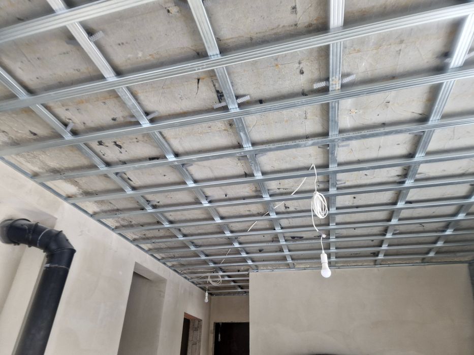 Usługi /Remonty i wykończenia wnętrz